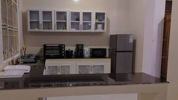 Apartment, 2 Bedrooms, Balcony, Ocean View | Interior