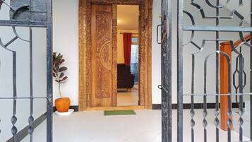 Apartment, 2 Bedrooms, Balcony, Ocean View | Bahagian dalam