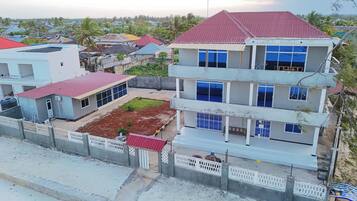 Apartment, 2 Bedrooms, Balcony, Ocean View | Exterior