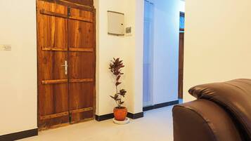 Apartment, 2 Bedrooms, Balcony, Ocean View | Interior