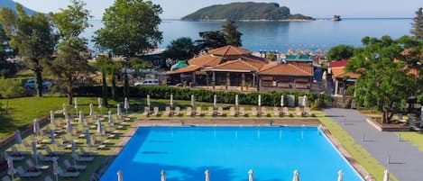 Seasonal outdoor pool