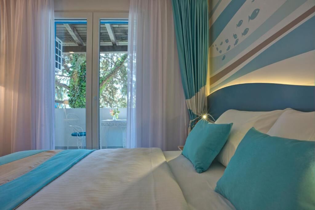 Chambre Standard Double ou avec lits jumeaux, balcon | Coffres-forts dans les chambres, bureau, Wi-Fi gratuit