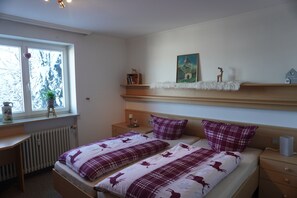 1 chambre, fer et planche à repasser, Wi-Fi, literie fournie