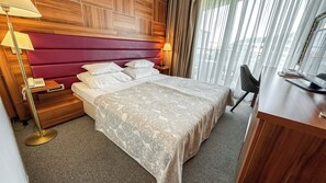 Standard Double Room, Balcony | In-room safe, desk, free WiFi - Hotel Palas (Petrovac)