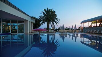 Indoor pool, seasonal outdoor pool