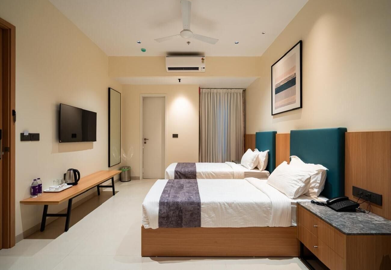 Executive Twin Room | Desk, free WiFi