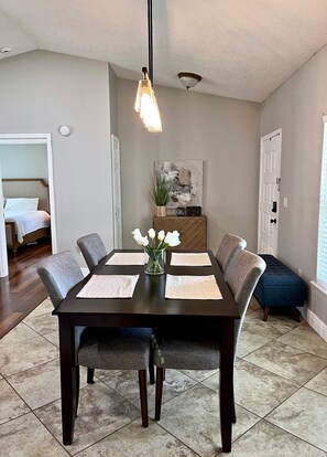 Unclassified image, 4 of 36, button - Spacious 3-bed/2-bath—Great Location!! (Tampa)