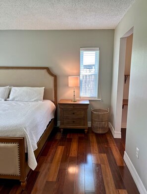 3 bedrooms, iron/ironing board, WiFi, bed sheets - Spacious 3-bed/2-bath—Great Location!! (Tampa)