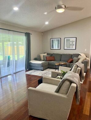 Unclassified image, 2 of 36, button - Spacious 3-bed/2-bath—Great Location!! (Tampa)