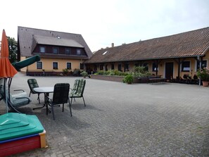 Outdoor dining - 2nd vacation apartment 70m² - Spreewald-Pension Marina (Lübben (Spreewald))