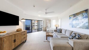 Living area - The Breakers Yamba (Yamba)