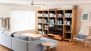 Two Bedroom Townhouse with Large Balcony | Living area