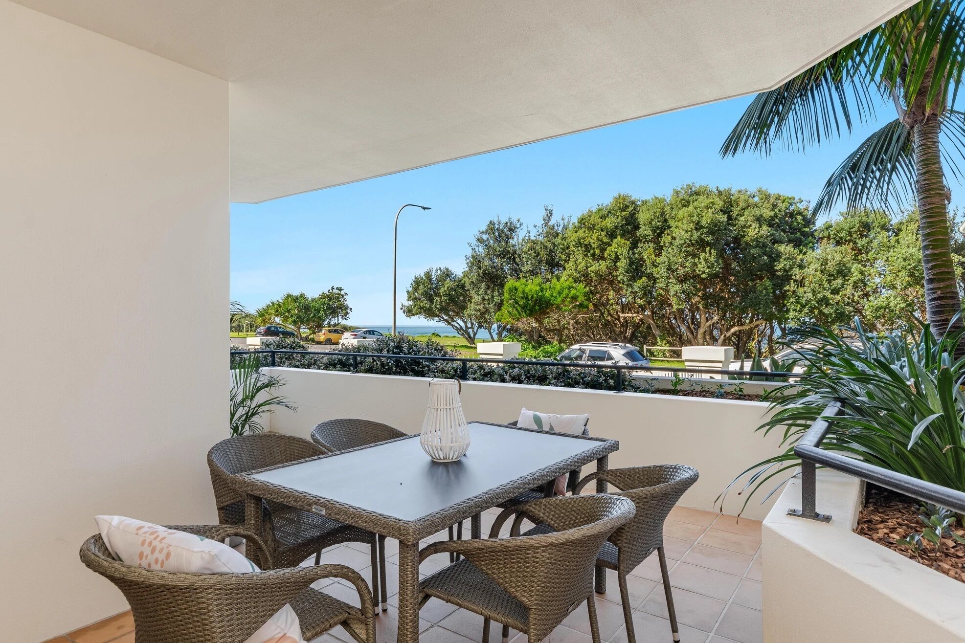 One Bedroom Ocean View Apartment | Exterior