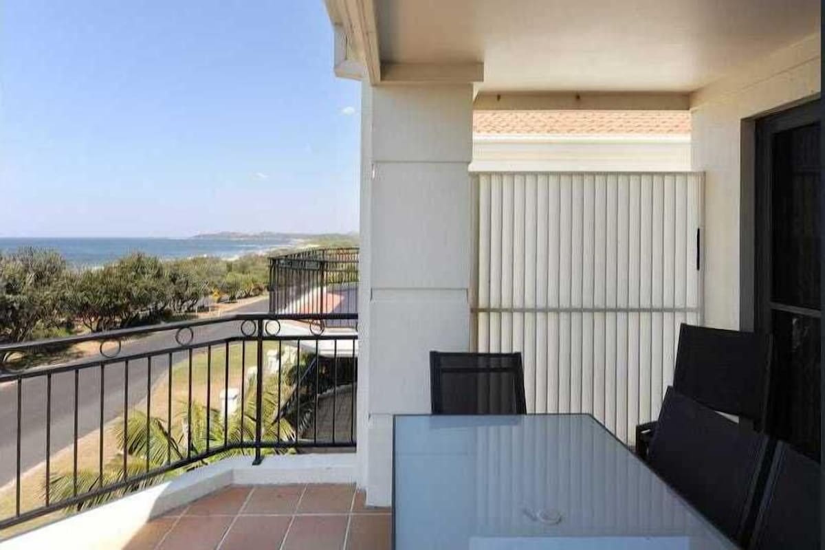 Apartment, 3 Bedrooms, Ocean View | WiFi (free), individually decorated, individually furnished, bed sheets