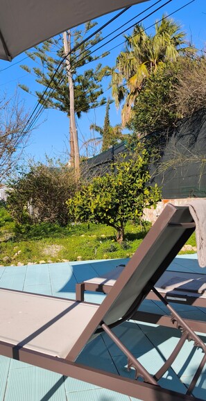 Unclassified image, 4 of 26, button - Between Carvoeiro and Benagil, at Centeanes next to the beach (Carvoeiro)