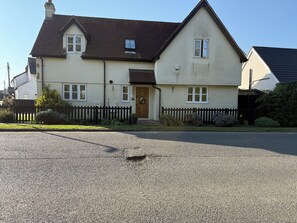 Shared Dormitory, 1 Bedroom | Exterior - Room-charming Cottage Room With Garden V (Bedford)