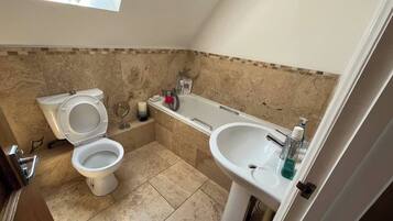 Dortoir Partagé, 1 chambre | Salle de bain