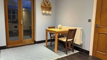 Shared Dormitory, 1 Bedroom | Dining