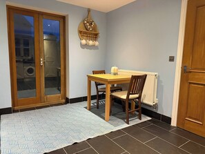 Felles sovesal, 1 soverom | Spiseområde