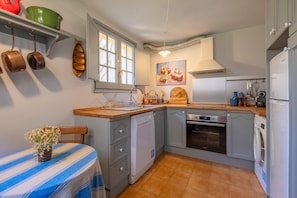 Private kitchen - AF-2 Beautiful house with swimming pool (Calella de Palafrugell)