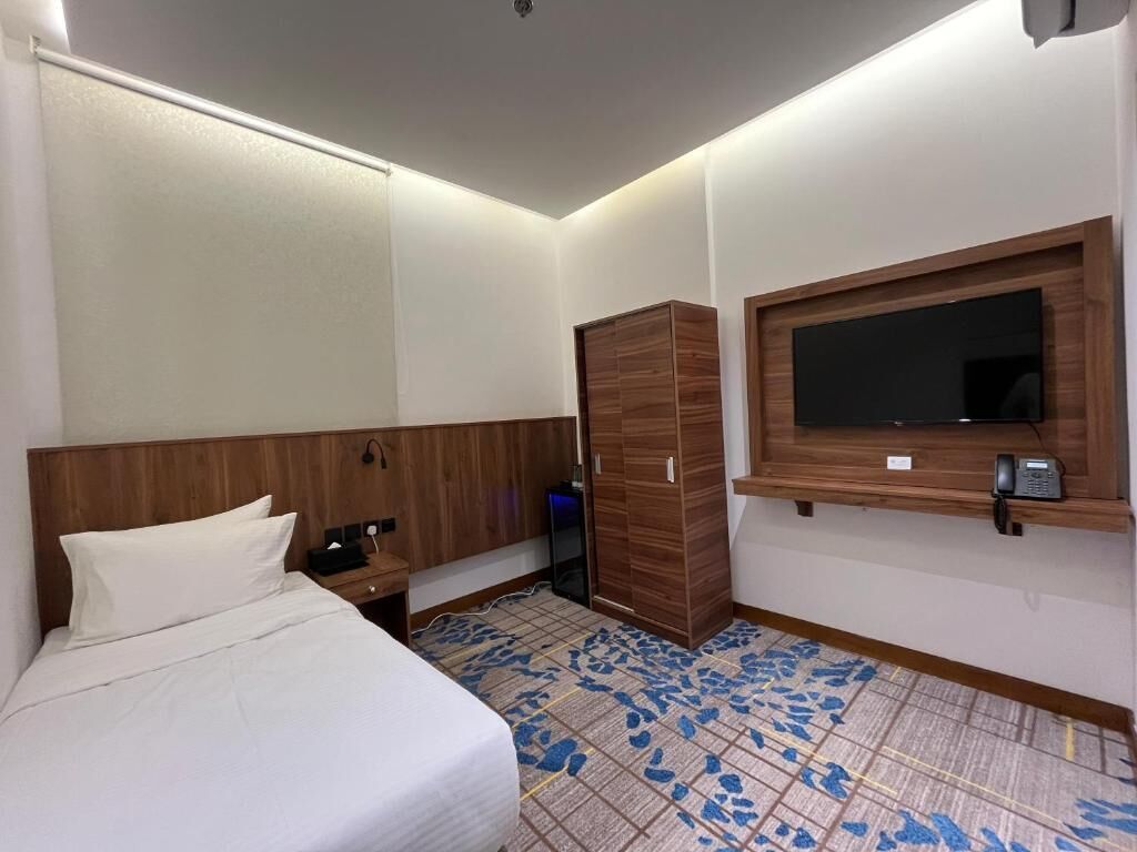 Cots/infant beds, free WiFi, bed sheets