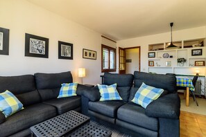 Living area - K-8 Apartment with wonderful sea views (Calella de Palafrugell)