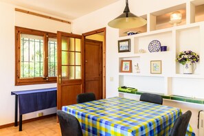 Dining - K-8 Apartment with wonderful sea views (Calella de Palafrugell)