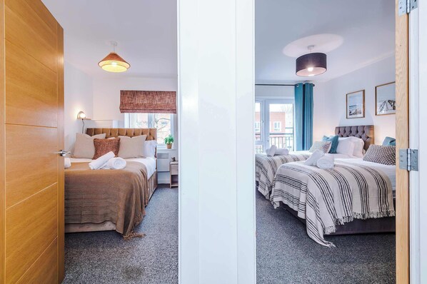 Iron/ironing board, WiFi, bed sheets