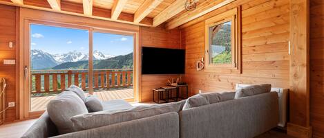 Smart TV, fireplace, video games