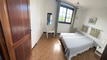 1 habitación y ropa de cama