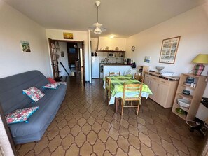 Unclassified image, 5 of 10, button - Apartment “100m from the Beach” with Private Terrace and Air Conditioning (Six-Fours-les-Plages)