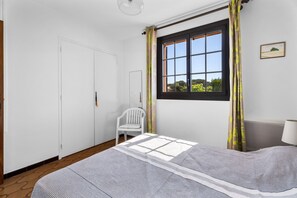 1 chambre, literie fournie