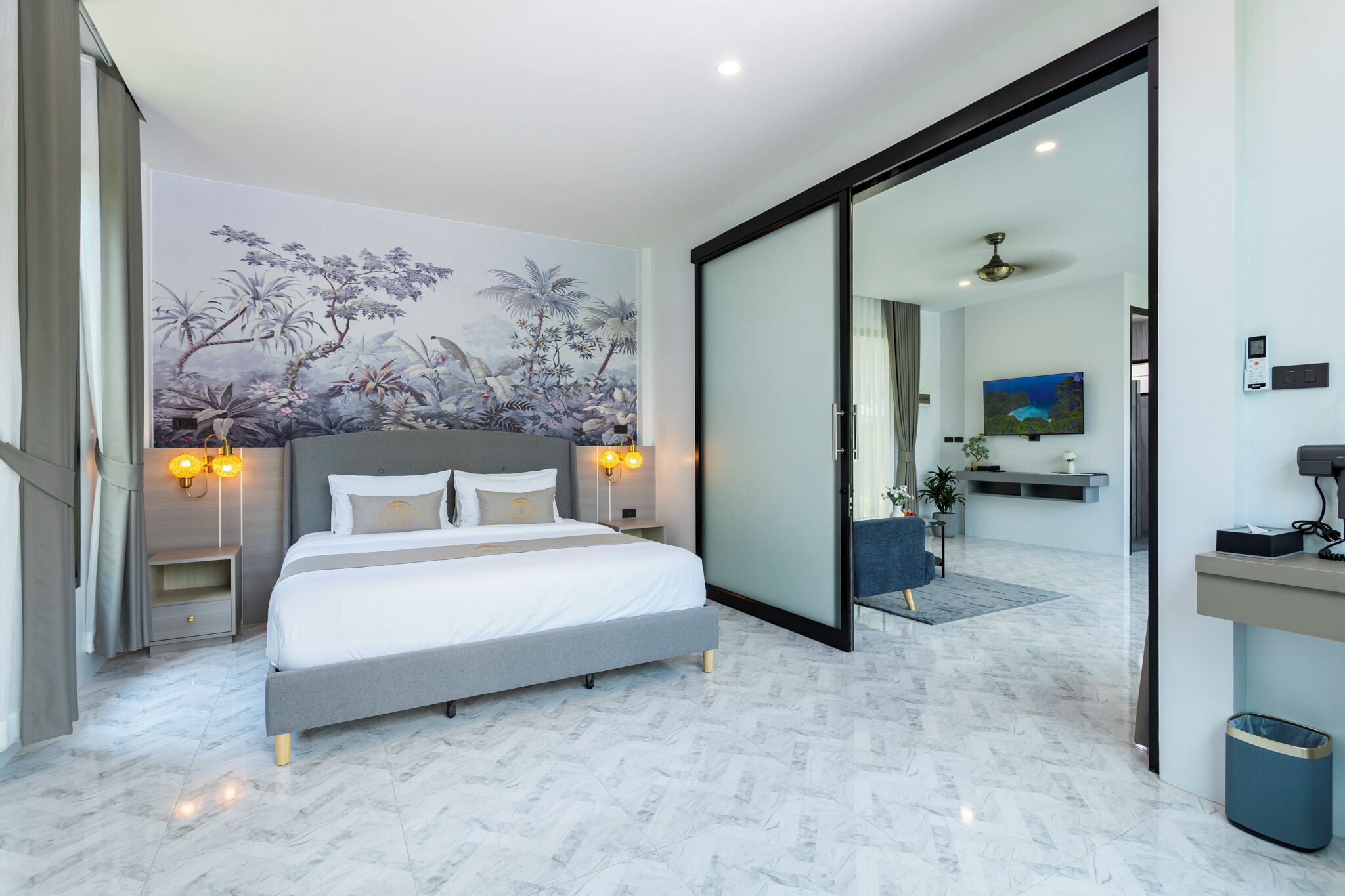 Deluxe-Villa | Zimmersafe, Schreibtisch, laptopgeeigneter Arbeitsplatz