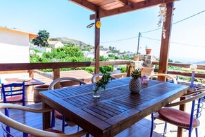 Outdoor dining - Kliton Villa (5GH7+85F Dhrimiskos, Greece)