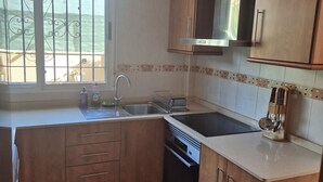 Macchina per tè/caffè, frigorifero, microonde, forno