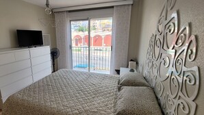 3 camere, una scrivania, ferro/asse da stiro, Wi-Fi