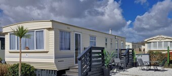 Palm Court - 3 Bed, Heated Pool, Parking, Nr Beach