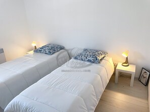 2 bedrooms, iron/ironing board, free WiFi - 3-star T3 apartment with terrace 200m from Cavalière beach (Le Lavandou)