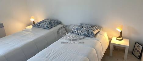 2 Schlafzimmer, Bügeleisen/Bügelbrett, kostenloses WLAN