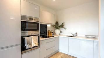 Frigorífic, microones, forn i placa de cuina