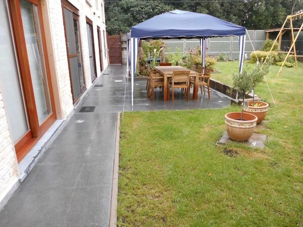 Outdoor dining - B&B The Protea  (Zonnebeke)