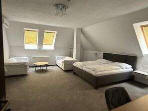 Deluxe Double Room, City View - Garni & Boutique Hotel Saint Michael (Trnava)