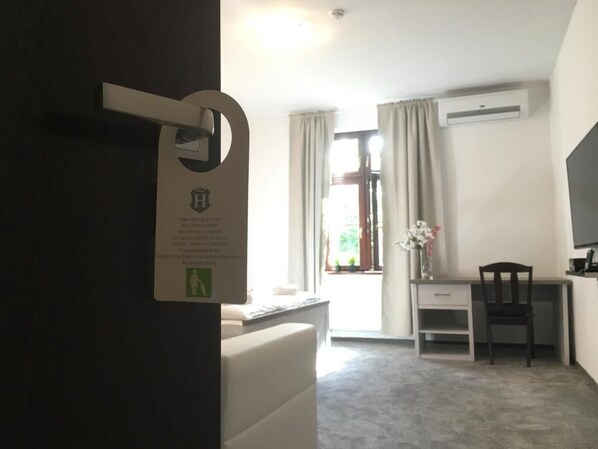 Standard Double Room, City View - Garni & Boutique Hotel Saint Michael (Trnava)