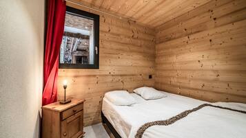 3 bedrooms, iron/ironing board, WiFi