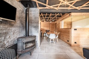 Interior - Apartment 'Martonne Le Terasse' with Mountain View, Private Terrace and Wi-Fi (Châtel)