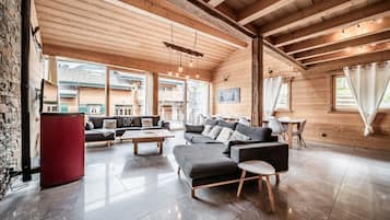 Télévision, cheminée