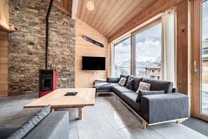 Fernseher, Kamin