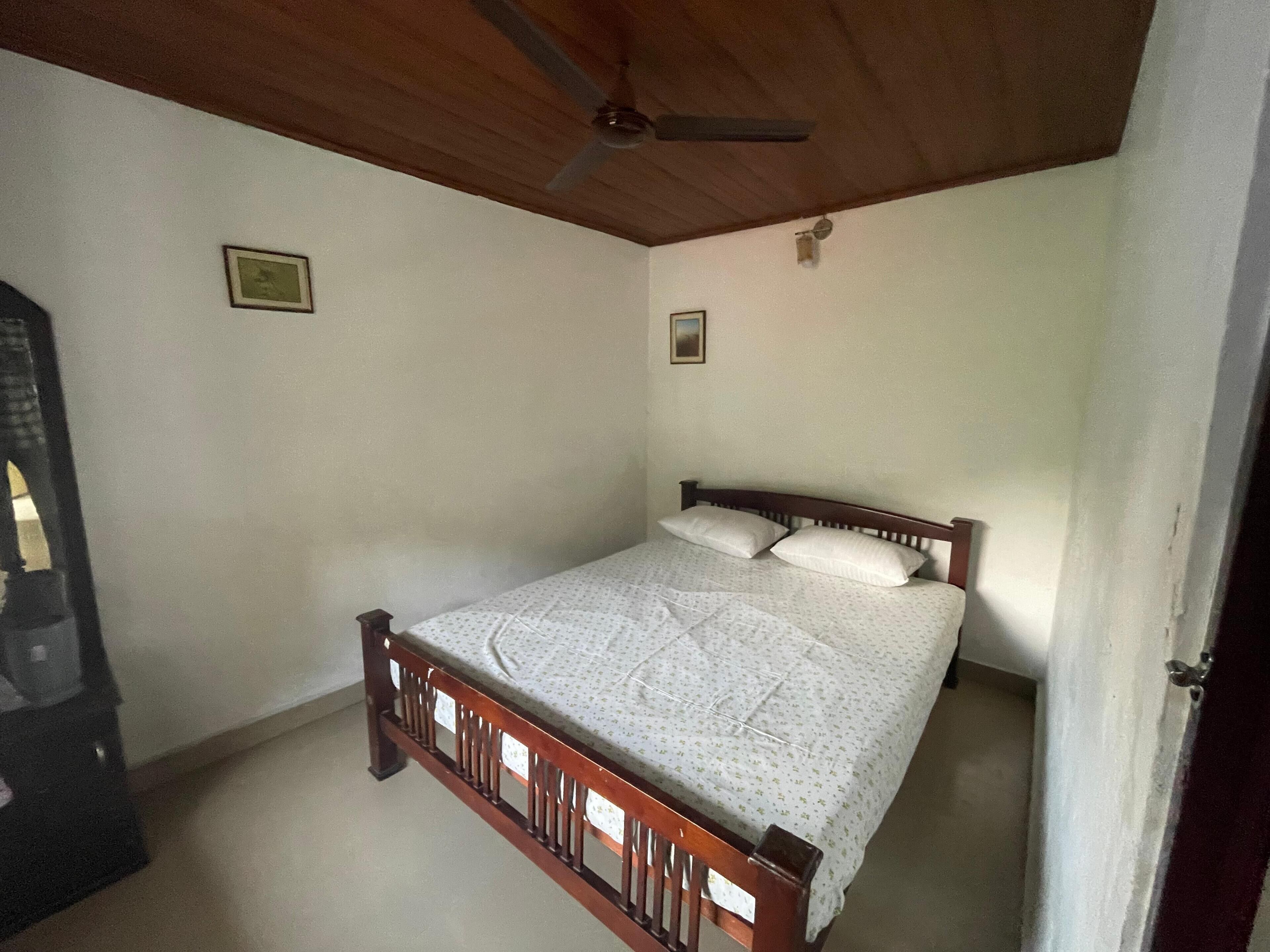 Laptop workspace, free WiFi