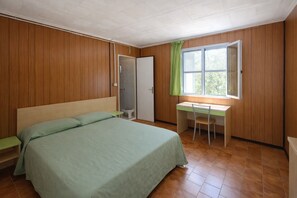 1 bedroom, WiFi, bed sheets