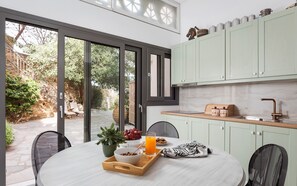 华丽开间, 露台, 海景 | 私人厨房 | 大冰箱、烤箱、炉灶、意式浓缩咖啡机